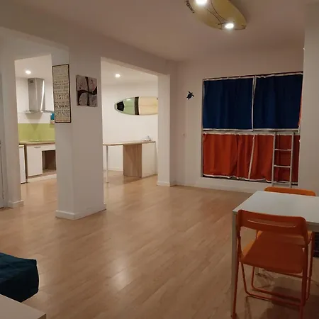 アパート Dezassete -